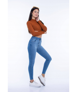 Alternative view of chupin azul claro