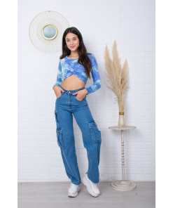 Alternative view of cargo azul claro