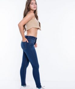 Alternative view of chupin azul escolar