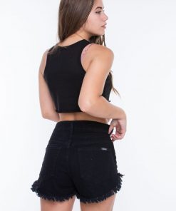 short negro deflecado con tacha