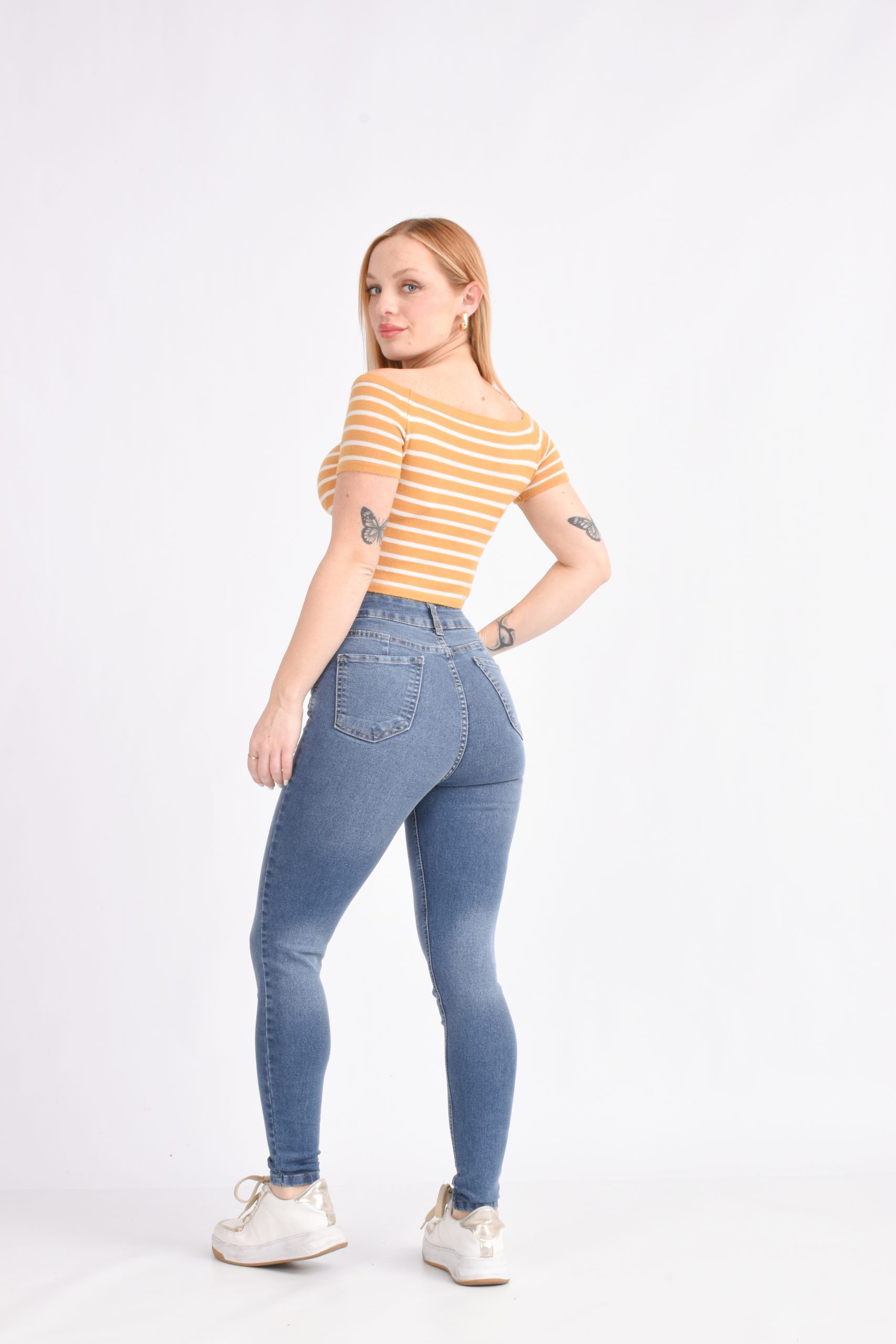 CHUPIN AZUL LOCALIZADO CON BIGOTE - Image 3