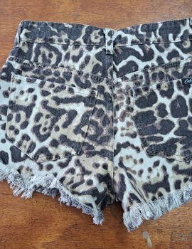 SHORT ANIMAL PRINT INTERMEDIO