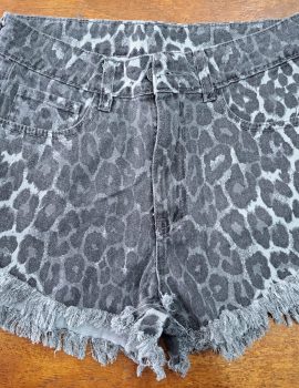 SHORT ANIMAL PRINT GRIS OSCURO