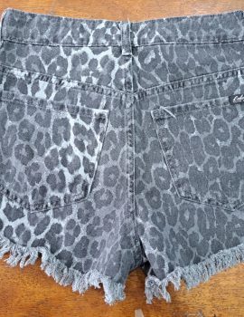 SHORT ANIMAL PRINT GRIS OSCURO