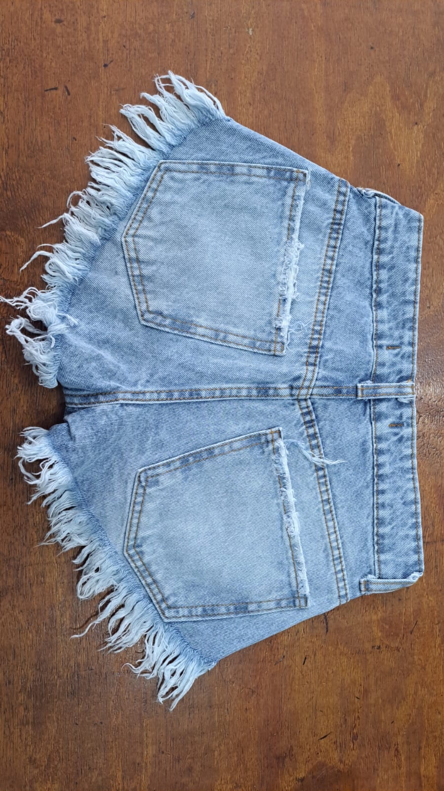 SHORT CELESTE CAVADO GASTADO TIRO BAJO - Image 2