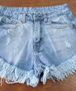 SHORT CELESTE CON ROTURAS